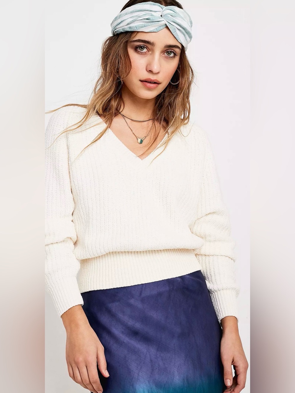 Urban Outfitters UO Cozy Chenille V-Neck Knit Jumper Sweater Ecru Ivory S